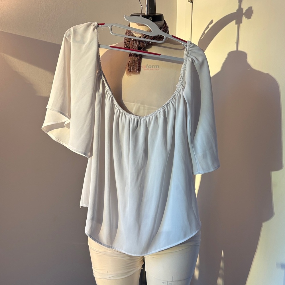INC International Concepts Light Gray Scoop Neck Flutter Sleeve Top